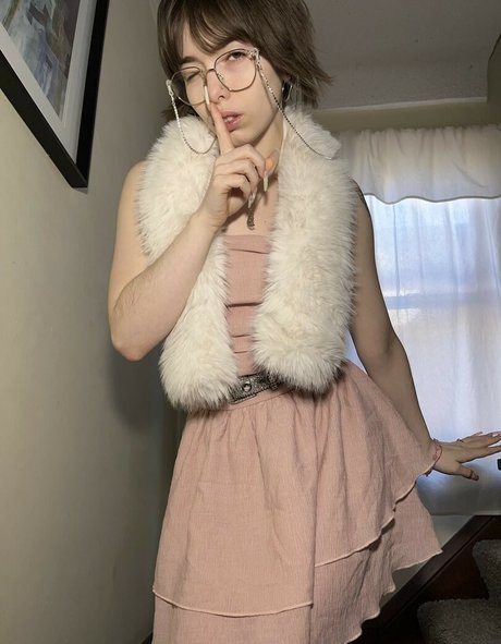 ランジェリーヌードオンリーファンズ セクシーヌード 画像