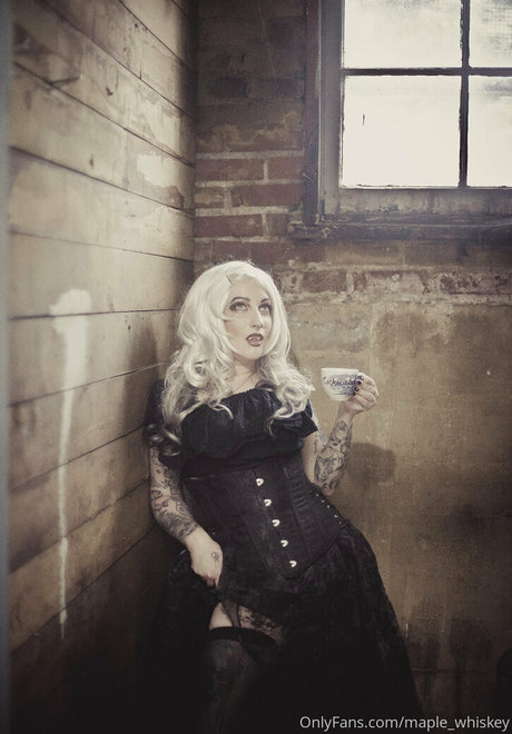 maple massacre ポルノスター 写真