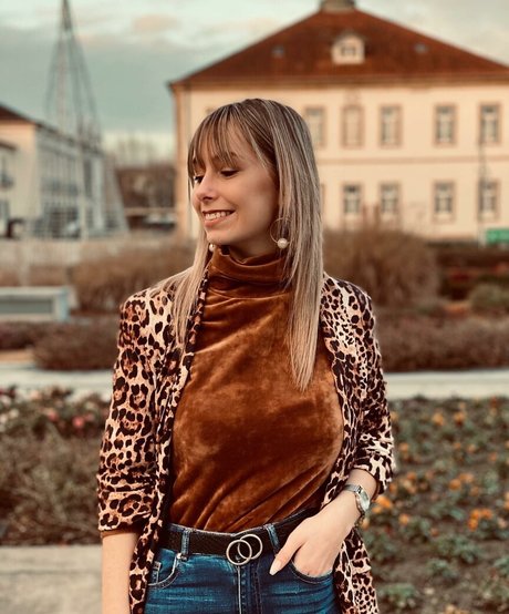 Mariana De Sousa スター ヌード 写真