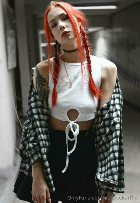 フェラチオ自撮りオンリーファンズ アートポルノ 写真