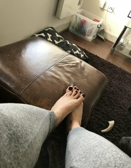 Preeti And Priya Young 最高のスター アーカイブ