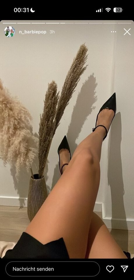 Allaboutfeetandnylons ポルノスター トップ アーカイブ