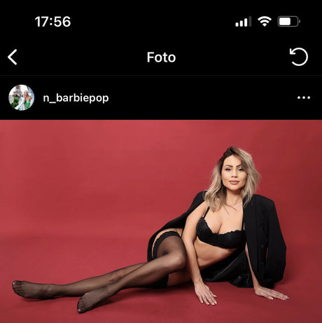 Allaboutfeetandnylons ポルノモデル 写真