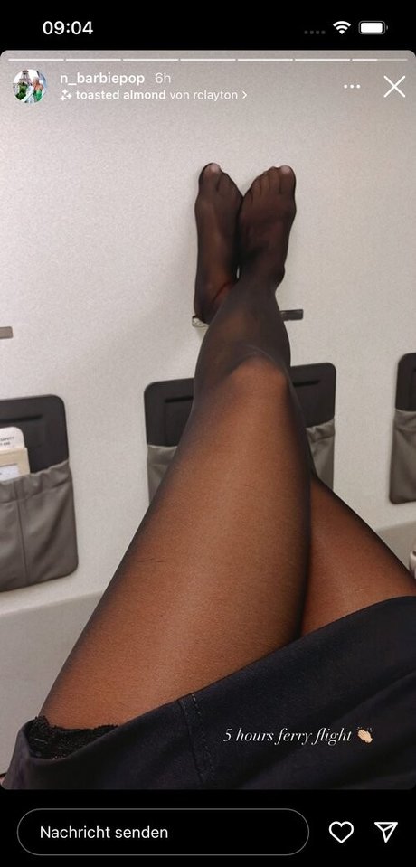 Allaboutfeetandnylons アートモデル 写真