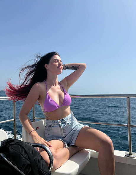emma lemma エロティックなポルノスター 画像