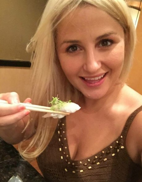 Jackie K ポルノスター セクシー アーカイブ