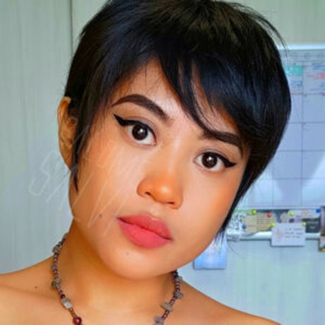 ナチュラルガールズオンリーファン セクシーヌード 画像