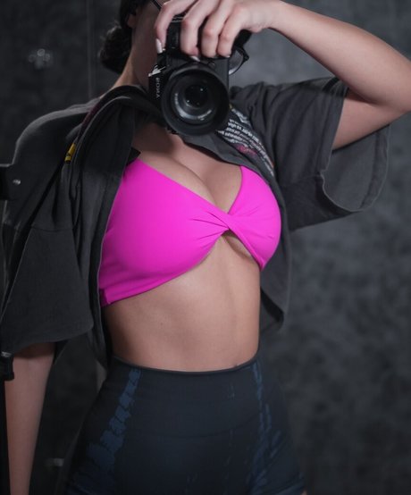 ヨガパンツ オンリーファンズ セクシーヌード アーカイブ