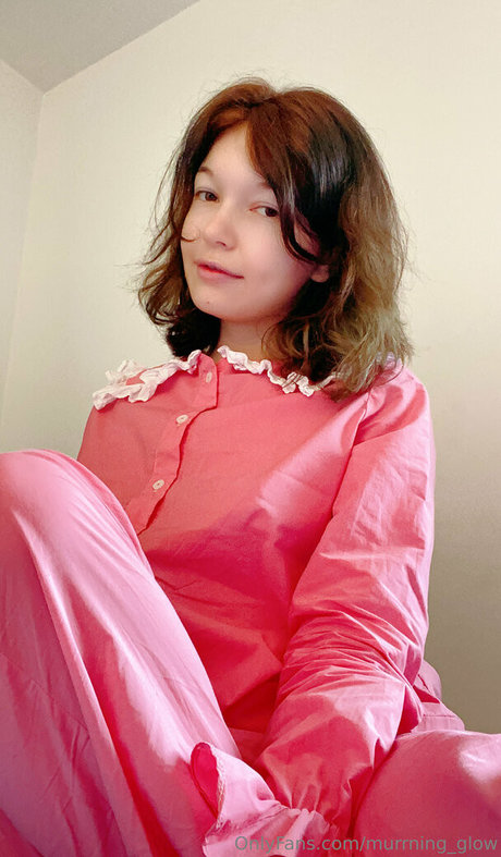 murrning glow エロティックなポルノスター 画像