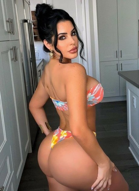 Stephanie Ball アートスター 画像