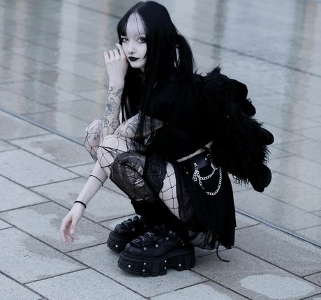 CreepyCassy ヌードモデル 画像