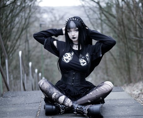 CreepyCassy セクシーモデル 画像
