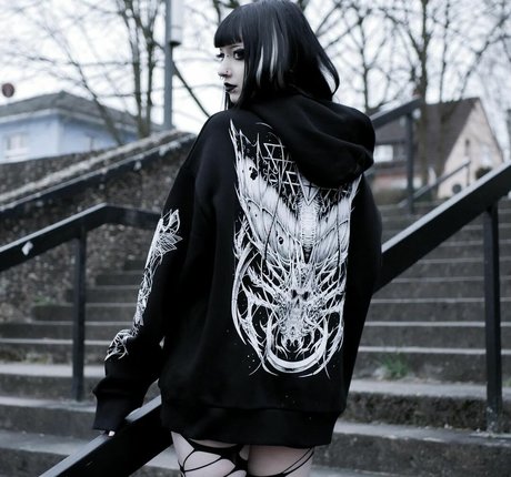 CreepyCassy 裸モデル 写真