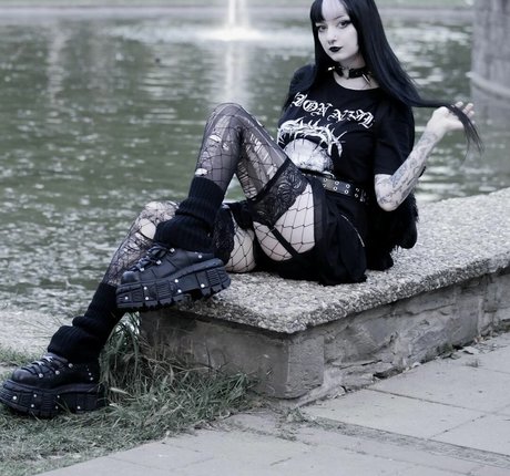 CreepyCassy アダルトスター 写真