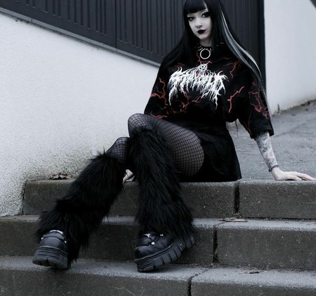 CreepyCassy セクシーなポルノスター 画像