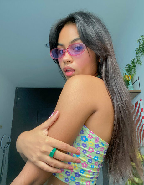 曲線美のクーガーオンリーファンズ 無料xxx 写真