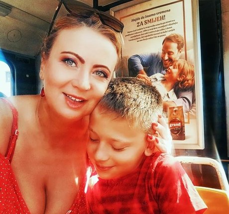 裸ヨガオンリーファンズ 美しいxxx 写真