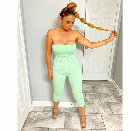 Sekzzibunnie ポルノスター HD ギャラリー