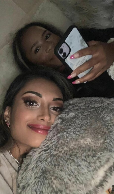 Zia Natasha Lehman ヌードモデル 写真