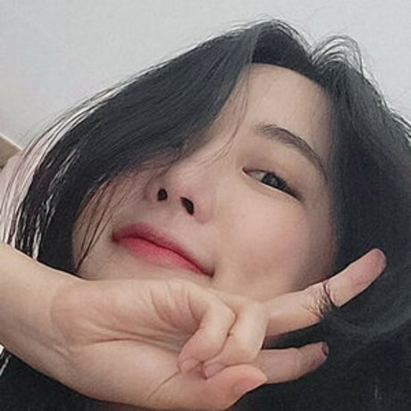 BJ Pyuri アダルト女優 写真