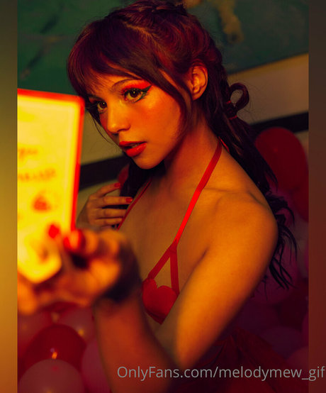 melodymew gif ヌードモデル 画像