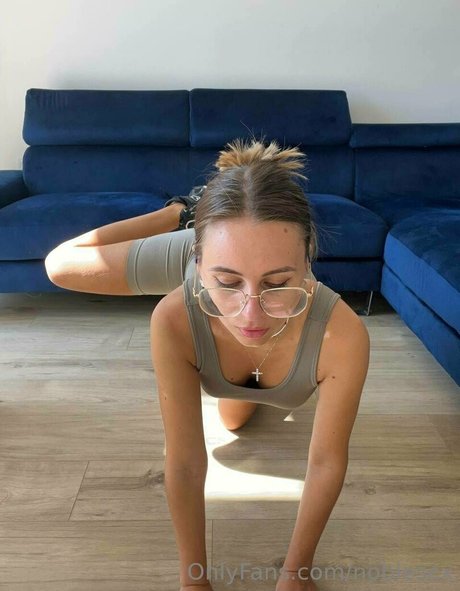 逆輪姦 オンリーファンズ ヌード 写真