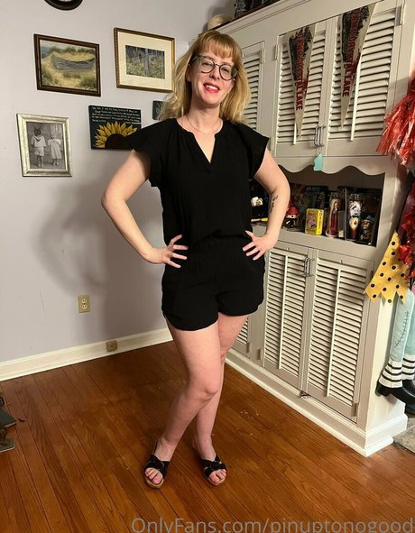 ヌーディストオンリーファンズ 美しいポルノ 写真