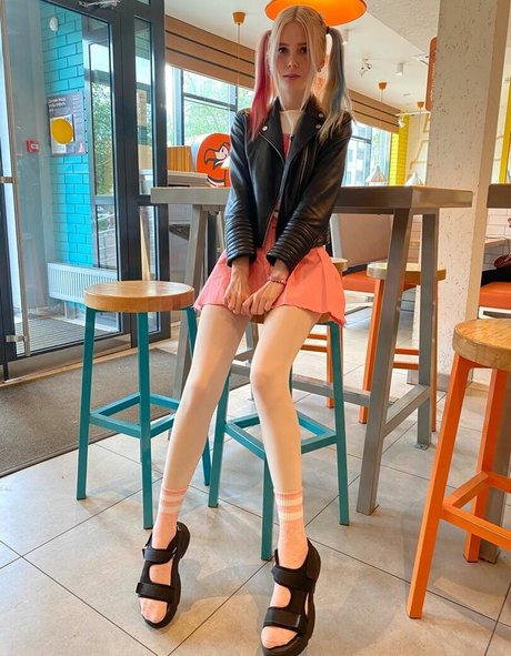 Vikneska HDポルノスター 画像