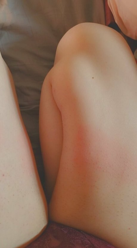 アジア人男性オンリーファンズ セクシーヌード 写真