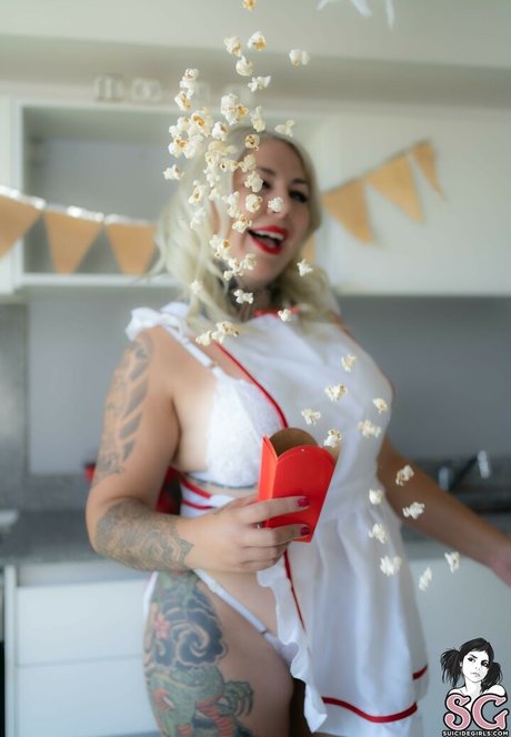 Tinkertify ヌードスター 画像