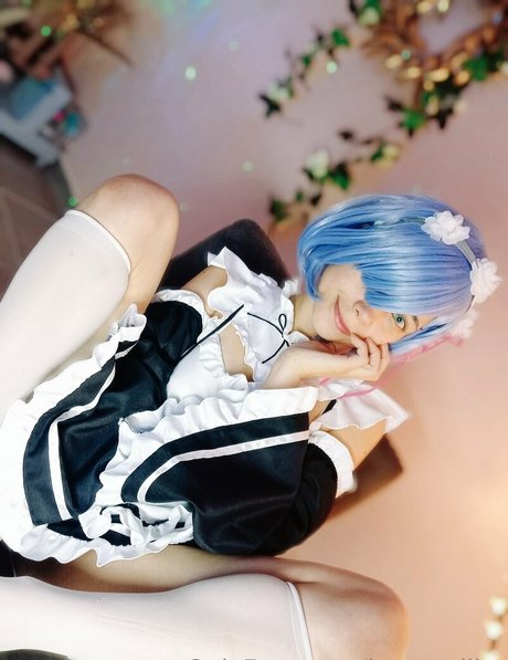 エモヌードオンリーファンズ セクシーヌード 写真