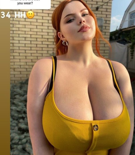 Anna Bernadi スター 裸 写真