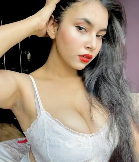 寝取られ妻オンリーファンズ セクシーヌード ギャラリー