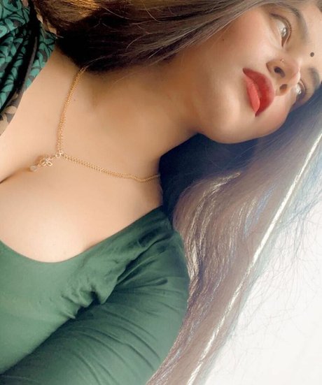 Arpa Roy ヌードモデル ギャラリー