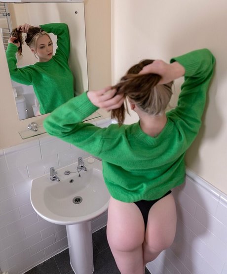 ダーティトークJOI オンリーファンズ ヌード 写真