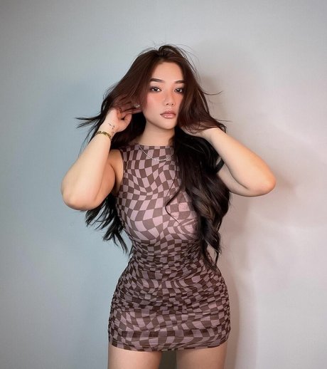 Ngan Nguyen HDモデル 写真