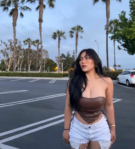 Ngan Nguyen ホット女優 写真