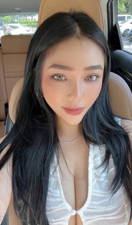 Ngan Nguyen セックスモデル 写真