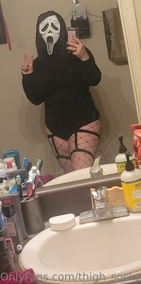 thigh socks ホット女優 画像