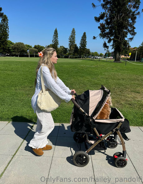 hailey pandolfi ホットスター 写真