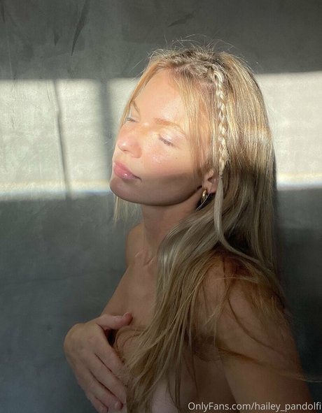 ストリッパーオンリーファンズ エロチック ギャラリー