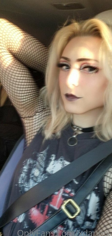 xdannix ポルノスター ヌード 写真