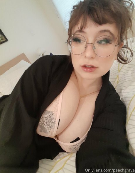 grraves エロティックなスター 写真