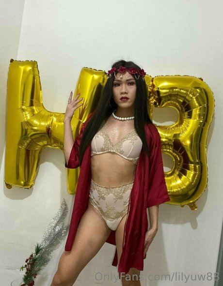 巨乳の熟女オンリーファンズ アートヌード 写真