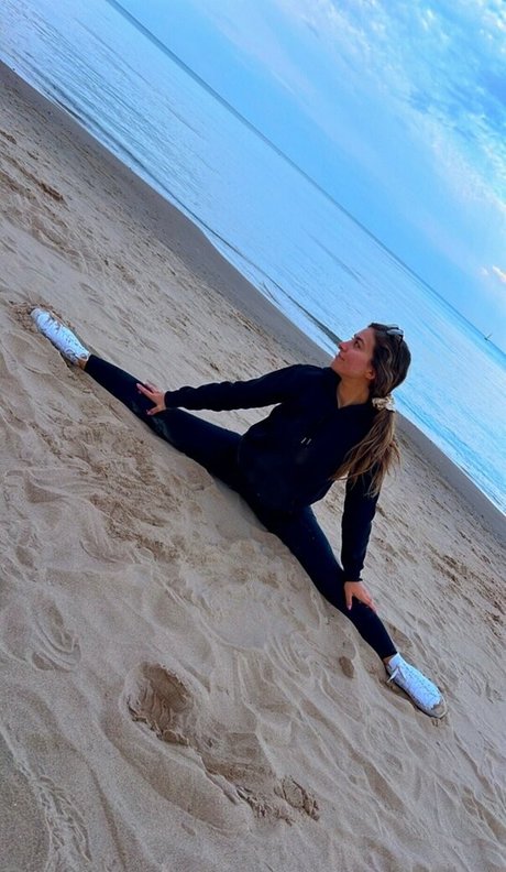 アジア人マッサージ オンリーファンズ ホットセクシー 写真