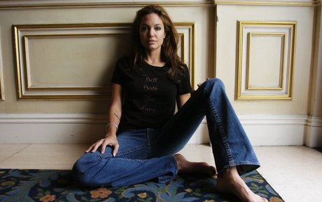 Angelina Jolie HDモデル 写真