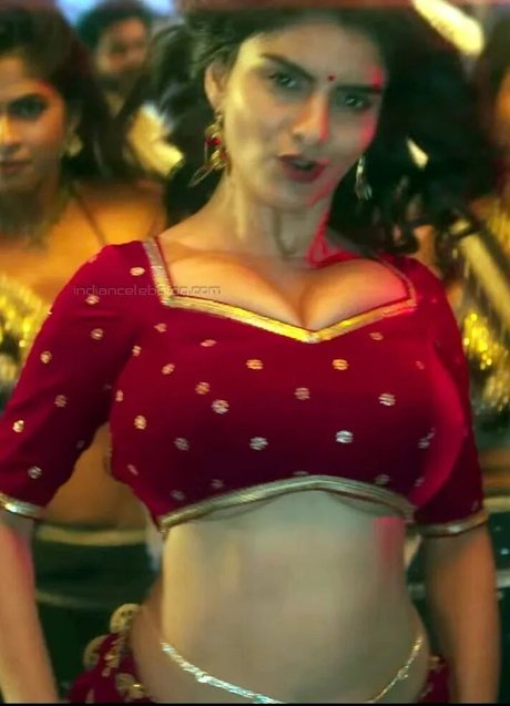 Anveshi Jain ヌードモデル 画像