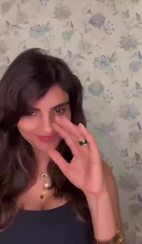 Anveshi Jain アート女優 写真