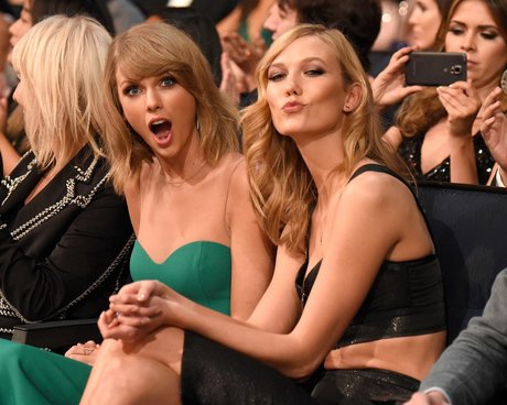 Karlie Kloss セクシーモデル ギャラリー