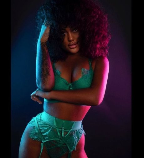 小さいチンポのシーメールオンリーファンズ セクシーxxx アーカイブ